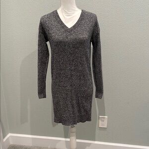 GAP Gray V-Neck Long Sleeve Sweater Dress